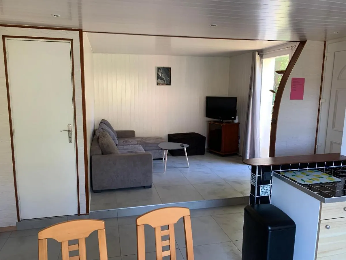 Magnifique Bas De Villa Deux Chambres Situe Pres Des Plages Et Du Golf Saint-Briac-sur-Mer Nyaraló